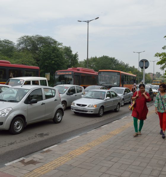 Delhi traffic and weather