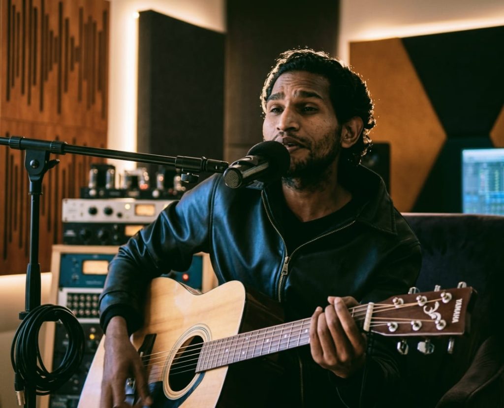 Vinod Singh: Chandigarh’s Acoustic Voice Bringing Classical Soul to a New-Age Sound